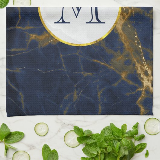 Navy Blue en Gold Marble Modern Stylish Monogram Theedoek (Gevouwen)
