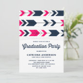 Navy Blue en Hot Pink Modern Arrows Afstuderen Kaart (Staand voorkant)