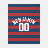 Navy Blue en Red Rugby Stripes Name Number Fleece Deken (Voorkant)