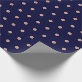Navy Blue en Roos Gold Textured Polka Dot Pattern Cadeaupapier (Hoek)