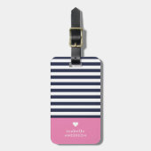 Navy Blue en Roze Chic Stripes Heart Monogram Bagagelabel (Voorkant verticaal)