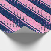 Navy Blue en roze stripes en Polka Dots Cadeaupapier (Hoek)