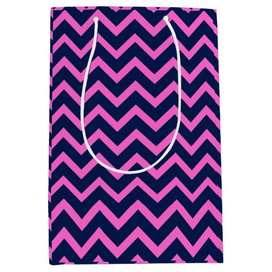 Navy-Blue en Roze Zigzag Chevron Geometric Pattern Medium Cadeauzakje (Voorkant)