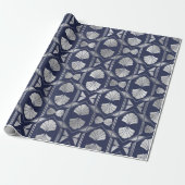 Navy Blue en Silver Art Deco Shell Pattern Cadeaupapier (Uitgerold)