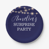 Navy Blue en String Light Verrassing Verjaardag Papieren Bordje (Voorkant)