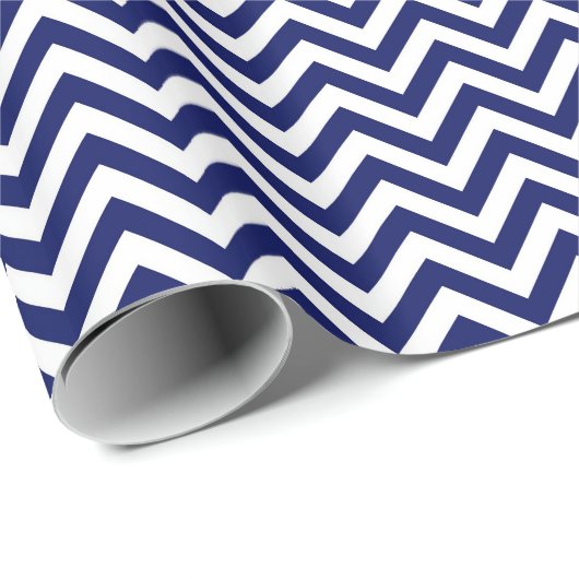 Navy Blue en White Large Chevron ZigZag Pattern Cadeaupapier (Rol Hoek)