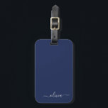 Navy Blue en White Modern Monogram Bagagelabel<br><div class="desc">Introductie van ons Navy Blue and White Modern Monogram Collectie: Verhoog uw interieur met ons verfijnde collectie met een hedendaags marineblauw en wit kleurenschema. Elk stuk is zorgvuldig vervaardigd om elegantie en stijl uit te stralen, perfect voor het toevoegen van een vleugje moderne flair aan elke kamer. Of u nu...</div>