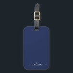 Navy Blue en White Modern Monogram Bagagelabel<br><div class="desc">Introductie van ons Navy Blue and White Modern Monogram Collectie: Verhoog uw interieur met ons verfijnde collectie met een hedendaags marineblauw en wit kleurenschema. Elk stuk is zorgvuldig vervaardigd om elegantie en stijl uit te stralen, perfect voor het toevoegen van een vleugje moderne flair aan elke kamer. Of u nu...</div>