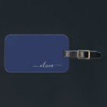 Navy Blue en White Modern Monogram Bagagelabel<br><div class="desc">Introductie van ons Navy Blue and White Modern Monogram Collectie: Verhoog uw interieur met ons verfijnde collectie met een hedendaags marineblauw en wit kleurenschema. Elk stuk is zorgvuldig vervaardigd om elegantie en stijl uit te stralen, perfect voor het toevoegen van een vleugje moderne flair aan elke kamer. Of u nu...</div>