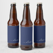 Navy Blue en White Modern Monogram Bier Etiket (Flessen)