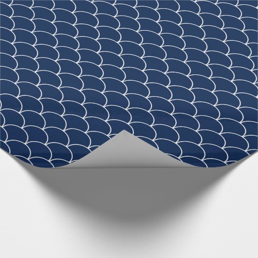 Navy Blue en White Scallop Pattern Wrapping Paper Cadeaupapier (Hoek)