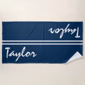 Navy Blue en White Striped Custom Name Strandlaken (Voorkant)