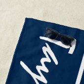 Navy Blue en White Striped Custom Name Strandlaken (In situ)
