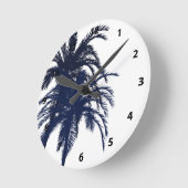 Navy Blue en White Tropical Palm Tree Ronde Klok (Hoek)