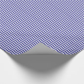 Navy Blue en White Wavy Stripes Cadeaupapier (Hoek)