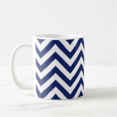 Navy Blue en White Zigzag Stripes Chevron Pattern Koffiemok (Links)