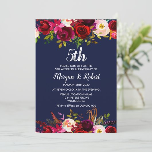 Navy Blue Floral 5th Wedding Jubileum Invite Kaart (Staand voorkant)