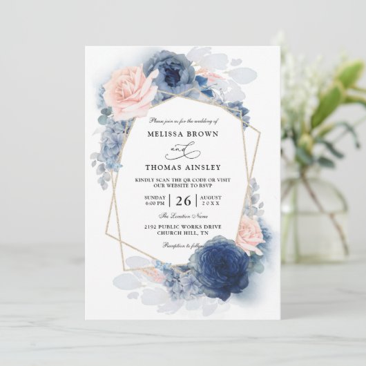 Navy Blue Floral Dusty Budget QR Code Wedding Kaart (Staand voorkant)