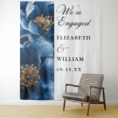 Navy Blue Floral Engagement Party Foto Achtergrond Wandkleed (In situ)