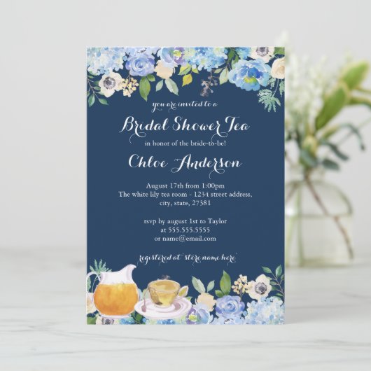 Navy Blue Floral Teacup Bruids Douche Uitnodiging (Staand voorkant)
