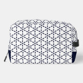 Navy Blue Geometric Pattern on White Toilettasje (Achterkant)