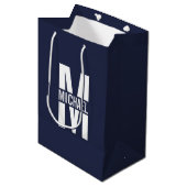 Navy Blue - gepersonaliseerd monogram en naam Medium Cadeauzakje (Voorkant Gekanteld)