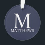 Navy Blue - gepersonaliseerd monogram en naam Ornament<br><div class="desc">De gepersonaliseerde Monogram en de Gift van de Naam kenmerkt gepersonaliseerde monogram en naam in witte klassieke serif doopvontstijl op marine blauwe achtergrond. Ideaal voor vakantie,  gezinshereniging en speciale gelegenheden.</div>