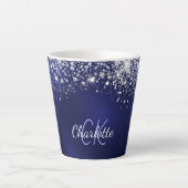 Navy blue glitter monogram name script latte mok (Voorkant)