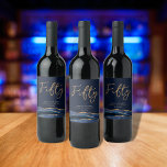 Navy Blue Gold Agate 50th Birthday Wine Label Wijn Etiket<br><div class="desc">Maak je viering van je 50ste verjaardag echt onvergetelijk met dit elegante etiket op wijnflessen. De verbluffende blauw-jachthaar-slice en faux goudglitter-grenzen creëer een luxe achtergrond voor de stijlvolle scripttypografie die verfijning uitstraalt. Dit etiket is niet beperkt tot verjaardagsfeestjes aangezien het voor om het even welke speciale gelegenheden, met inbegrip van...</div>