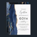 Navy Blue Gold Agate 60th Birthday Party Kaart<br><div class="desc">De linkerrand van deze elegante,  moderne verjaardagsfeestuitnodiging is voorzien van een blauw-marinekliergrens met een gouden faux glitter. De aanpasbare tekst combineert het handschrift van houtskool grijs,  copperplate en cursieve doopvonten op een witte achtergrond. De achterzijde is voorzien van een bijpassend blauw en goudvormig ontwerp.</div>
