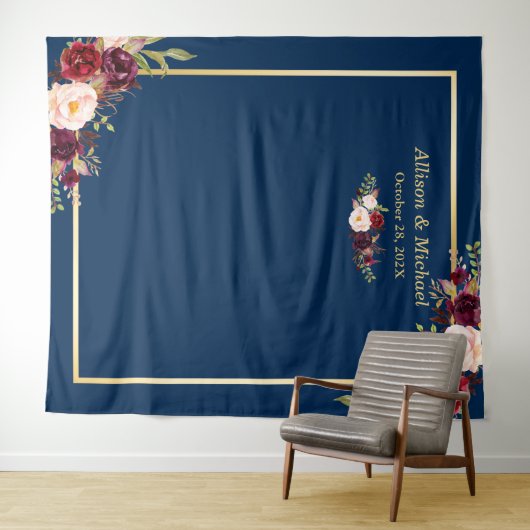 Navy Blue Gold Burgundy Floral Wedding Backdrop Wandkleed (In Situ (horizontaal))