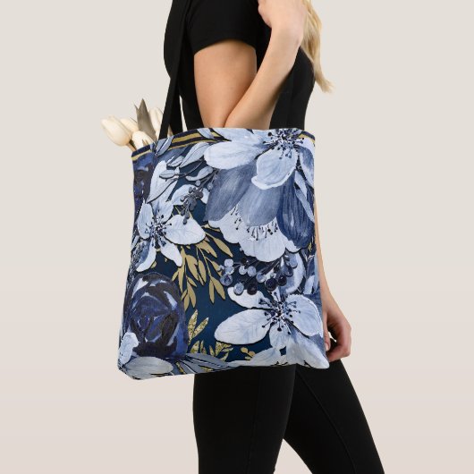 Navy Blue & Gold Elegant Moderne Waterverf Floral Tote Bag (Dichtbij)
