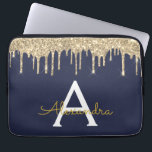 Navy Blue Gold Glitter Sparkle Monogram Laptop Sleeve<br><div class="desc">Navy Blue en Gold Faux Dripping Modern en Elegant Girly Glitter en Sparkle Elegant Monogram Hoesje. Dit hoesje kan worden aangepast om uw initiaal en voornaam op te nemen.</div>