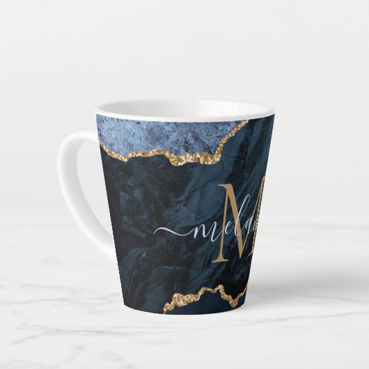 Navy Blue Gold Marble Uw letternaam Latte Mok (Linkerhoek)