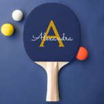 Navy Blue Gold Modern Script Girly Monogram Naam Tafeltennisbatje<br><div class="desc">Navy Blue en Gold Script Monogram Naam Ping Pong Paddle. Dit maakt de perfecte lieve 16 verjaardags-,  bruiloft-,  vrijgezellenfeest-,  jubileum-,  baby shower- of vrijgezellenfeestcadeau voor iemand die van glamluxe en chique stijlen houdt.</div>