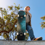 Navy Blue Gold Nebula Monogram Skateboard<br><div class="desc">Navy blauw en goud faux folie strooit een nevel met een stijlvol verticaal monogram op de onderkant van het skateboard.</div>