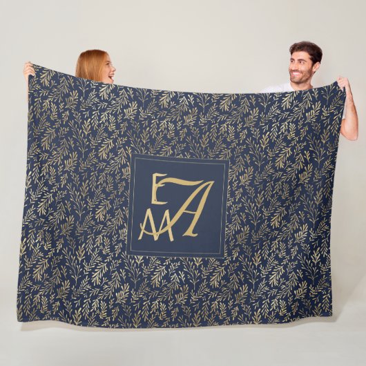 Navy Blue Gold Newly Weds Wedding Monogram Decor Fleece Deken (In situ)