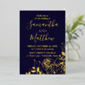 Navy Blue & Gold Peony Modern Floral Wedding Folie Uitnodiging (Staand Voorkant)