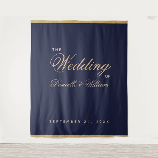 Navy Blue Gold Script Calligraphy Weddenschap Back Wandkleed (Voorkant)