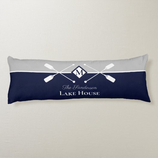Navy Blue Gray Monogram Paddle Lake House Lichaamskussen (Achterkant)