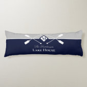 Navy Blue Gray Monogram Paddle Lake House Lichaamskussen (Voorkant)