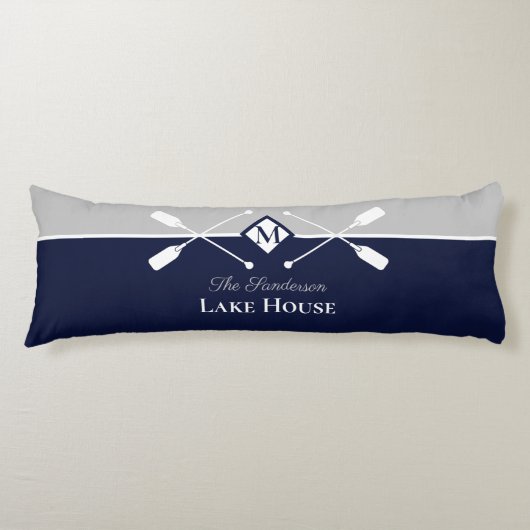 Navy Blue Gray Monogram Paddle Lake House Lichaamskussen (Voorkant)
