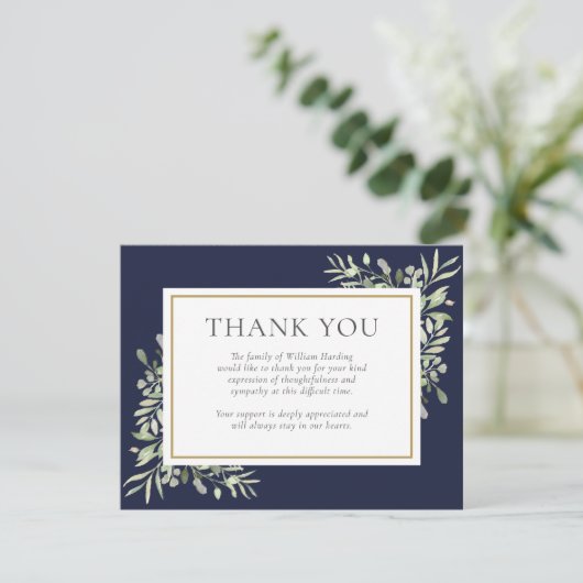 Navy Blue Greenery Memorial Begrafenisfoto Bedankkaart (Staand voorkant)