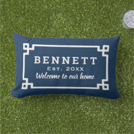 Navy Blue Griekse Sleutel Monogram Welkom Buitenkussen