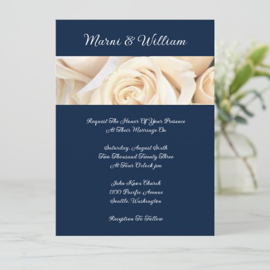 Navy Blue Ivory Rozen Weddenschap Kaart (Staand voorkant)