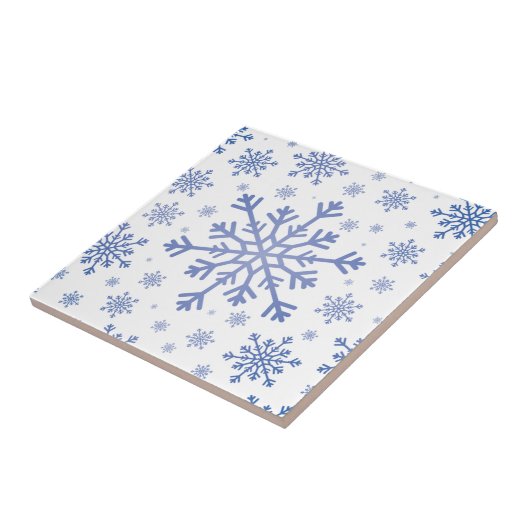 Navy Blue-kerstsnowflakes op Winter White Tegeltje (Zijkant)