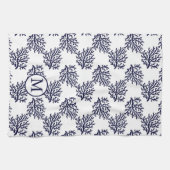Navy blue koralen op een witte achtergrond die pa  theedoek (Horizontaal)