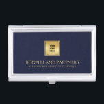 NAVY Blue Leather Business Corporate Gold Logo Visitekaarthouder<br><div class="desc">Deze luxueuze visitekaartjes houder heeft een verfijnde Navy Blue-ledertextuur, perfect gecombineerd met uw zakelijke logo over een faux gold-overlay voor een premium, professionele uitstraling. Jouw naam, beroep of vaste naam onderscheidt zich in weelderige goudkleurige letters, waardoor een tijdloze en onvergetelijke indruk ontstaat. Ideaal voor professionals in verschillende sectoren, waaronder estate...</div>