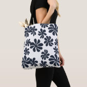 Navy blue loopy bloemen met aangepaste achtergrond tote bag (Dichtbij)