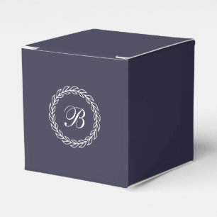 Navy Blue met White Laurel Wreate met Monogram Bedankdoosjes